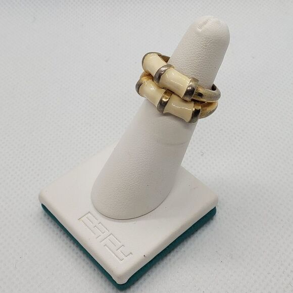 Vintage Cream & Gold Tone Ring - Picture 4 of 6